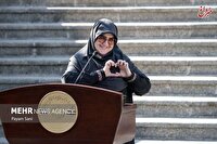 ژست عجیب سخنگوی دولت پزشکیان برای خبرنگاران + تصویر