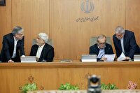 روزنامه اصولگرا: دشمن بدنبال ایجاد آشوب و اعتراض در داخل کشور است/ کمک به دولت زمینه این اتفاق را از بین می برد