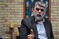 آمریکا ویزا نمی‌دهد چون می‌ترسد آنجا سلام نظامی بدهیم/فقط دو قشر با پرچم دور افتخار می‌زنند؛ شهدا و ورزشکاران