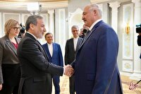 عراقچی با لوکاشنکو دیدار کرد / اهدای تاج گل به کشته شدگان جنگ+ تصاویر